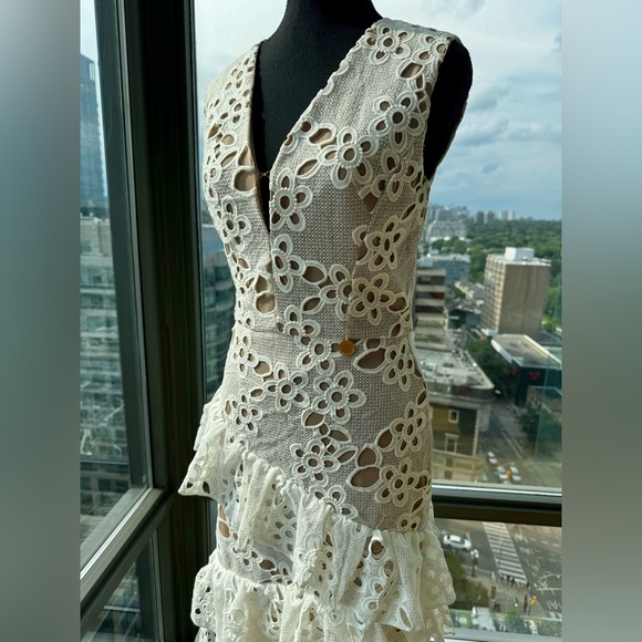 🆕 BRONX & BANCO 🧿 NWT Donna White Ruffled Lace Midi Dress, Sz S - US 4 - Picture 11 of 16